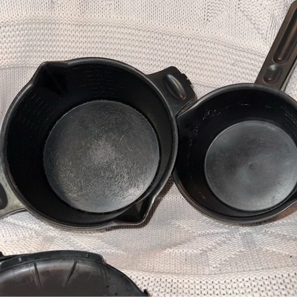 Pampered Chef Micro Cookers, 4 Cup & 8 Cup - Picture 6 of 7